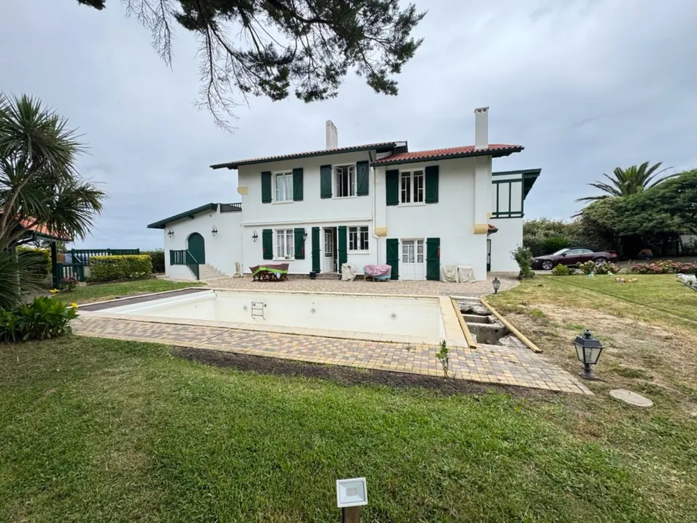 Prantsusmaa, Biarritz — eramu 400 m³